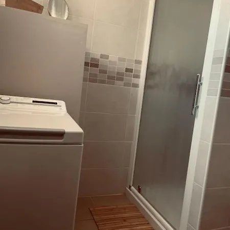 T2 Refait A Neuf Calme Et Agreable Apartment